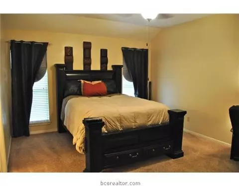 2008 Cobblestone Ln, Bryan, TX 77807 photo 12