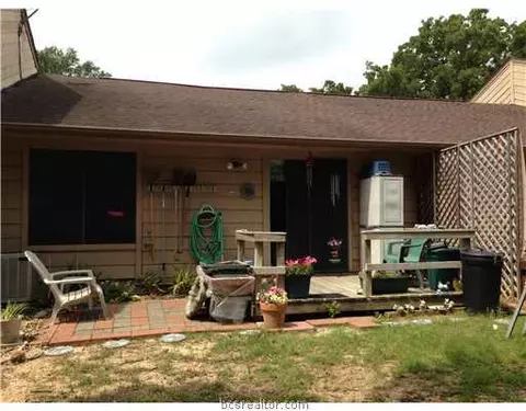 2835 Oakside, Bryan, TX 77802 photo 2