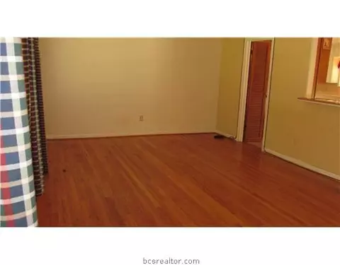 2405 Wayside Dr, Bryan, TX 77802 photo 6