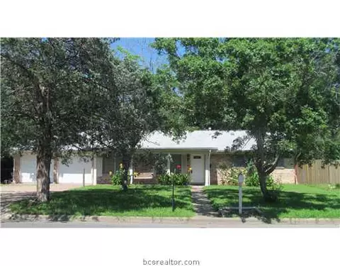 2405 Wayside Dr, Bryan, TX 77802 photo 2