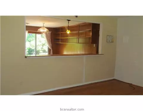 2405 Wayside Dr, Bryan, TX 77802 photo 8