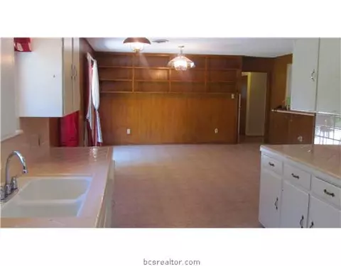 2405 Wayside Dr, Bryan, TX 77802 photo 11