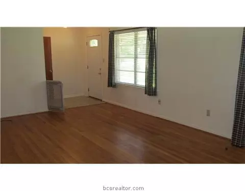2405 Wayside Dr, Bryan, TX 77802 photo 5