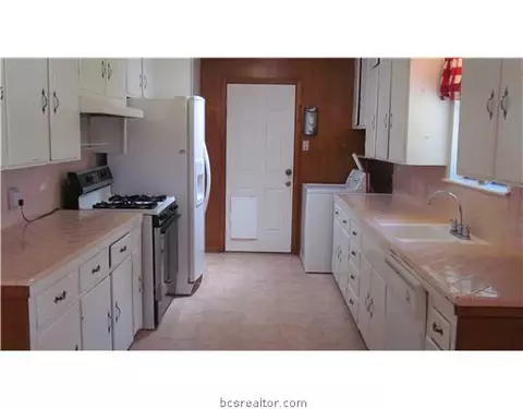 2405 Wayside Dr, Bryan, TX 77802 photo 12