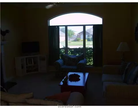 3917 Brighton Dr, Bryan, TX 77802 photo 9