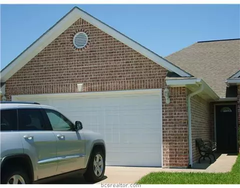 3917 Brighton Dr, Bryan, TX 77802 photo 1
