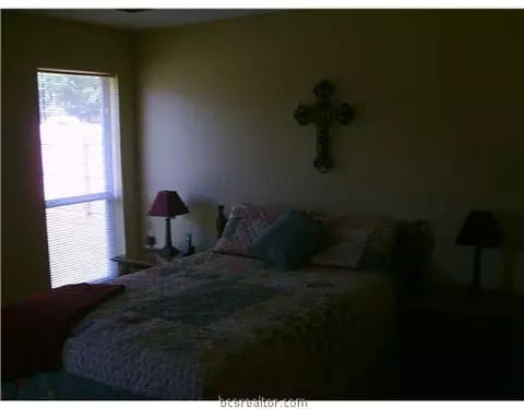 3917 Brighton Dr, Bryan, TX 77802 photo 12