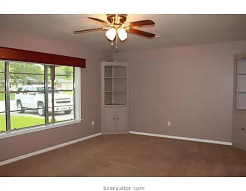 2001 Wayside, Bryan, TX 77802 photo 2