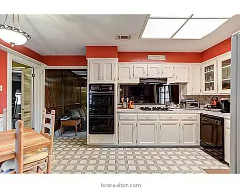 3815 Windridge Dr, Bryan, TX 77802 photo 8
