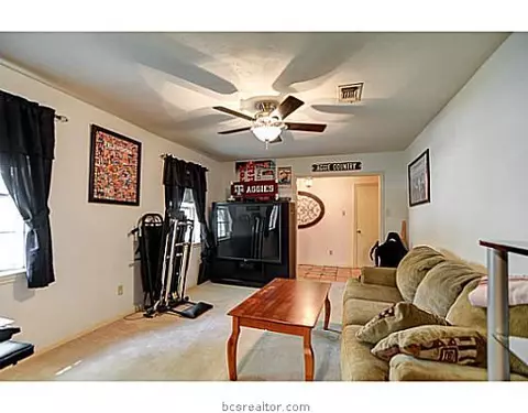 3815 Windridge Dr, Bryan, TX 77802 photo 3