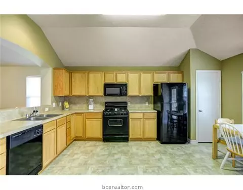 2108 Amberglow Pl, Bryan, TX 77801 photo 6