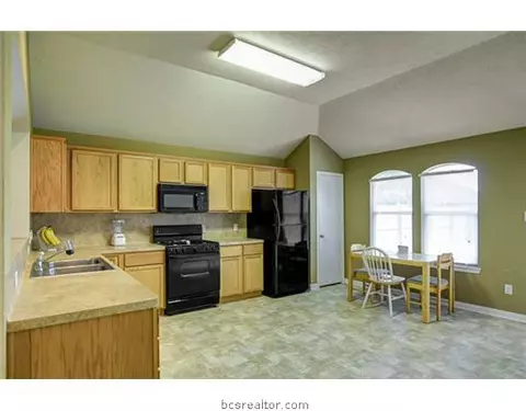 2108 Amberglow Pl, Bryan, TX 77801 photo 5