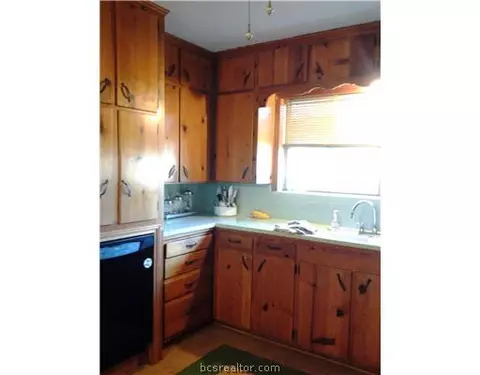 401 E Dodge St, Bryan, TX 77803 photo 5