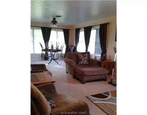 401 E Dodge St, Bryan, TX 77803 photo 4