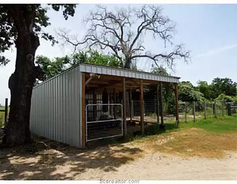 2066 Cr 347, Gause, TX 77857 photo 4