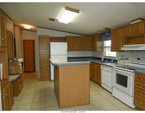 2066 Cr 347, Gause, TX 77857 photo 7