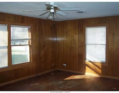 703 E 24th St, Bryan, TX 77803 photo 3