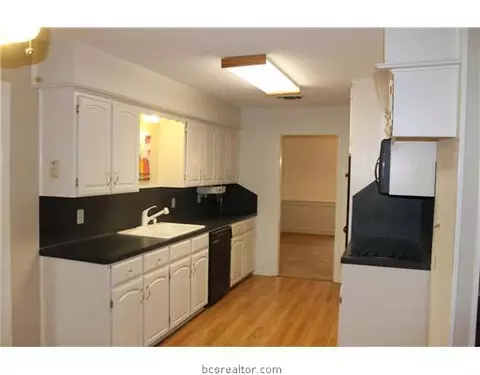 2310 Devonshire St, Bryan, TX 77802 photo 9