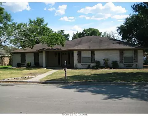 2318 Windsor Dr, Bryan, TX 77802 photo 1