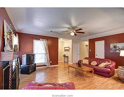 2116 La Brisa, Bryan, TX 77807 photo 6