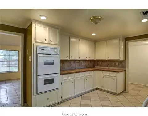 507 Brookside East Dr E, Bryan, TX 77801 photo 7