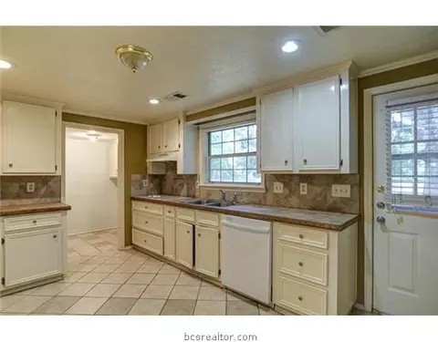 507 Brookside East Dr E, Bryan, TX 77801 photo 6