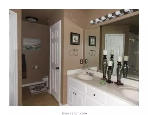 2112 Red River Dr, Bryan, TX 77802 photo 13