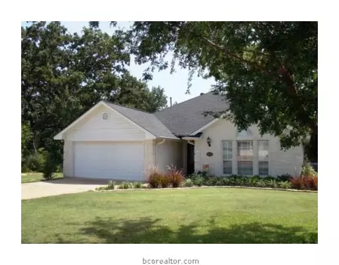 2112 Red River Dr, Bryan, TX 77802 photo 1