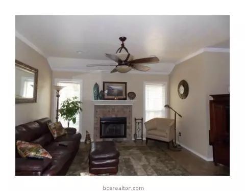 2112 Red River Dr, Bryan, TX 77802 photo 3