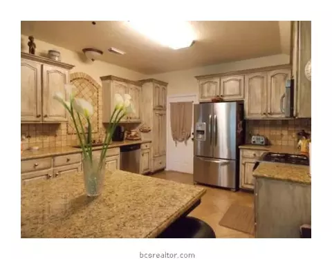 2112 Red River Dr, Bryan, TX 77802 photo 9