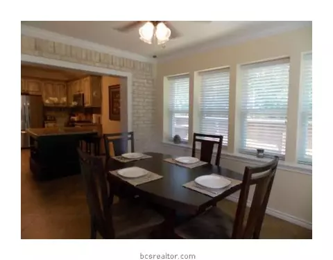 2112 Red River Dr, Bryan, TX 77802 photo 10