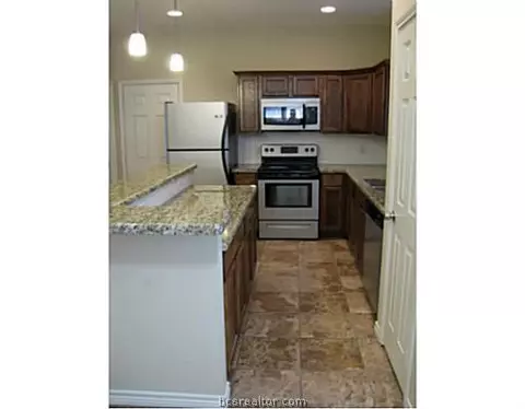 4010 Aspen, Bryan, TX 77801 photo 2