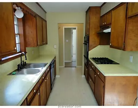 2712 Silver Maple Dr, Bryan, TX 77803 photo 3