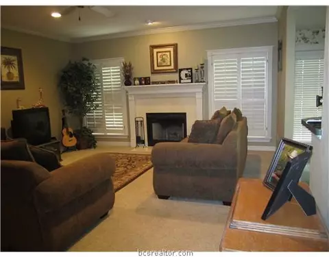 2307 Bastrop Cir, Bryan, TX 77808 photo 5