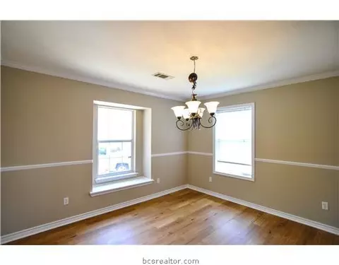 4102 Chamberlain Cir, Bryan, TX 77802 photo 4