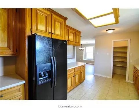 4102 Chamberlain Cir, Bryan, TX 77802 photo 7