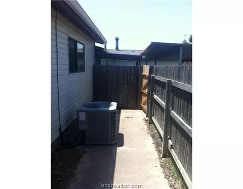 2100 Windsor #14, Bryan, TX 77802 photo 13