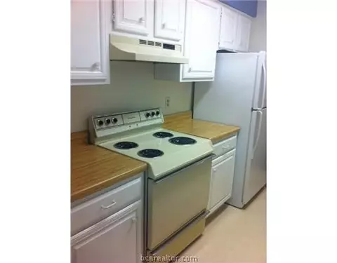 2100 Windsor #14, Bryan, TX 77802 photo 3
