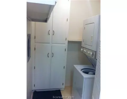 2100 Windsor #14, Bryan, TX 77802 photo 6