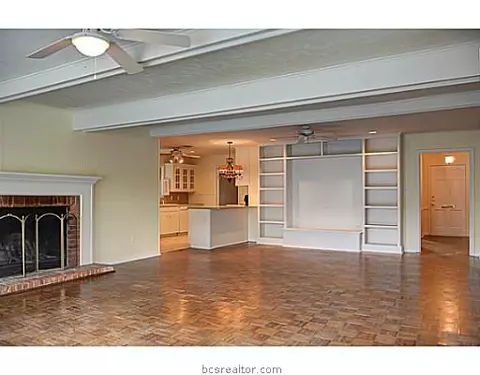 903 Jane Ln, Bryan, TX 77802 photo 3