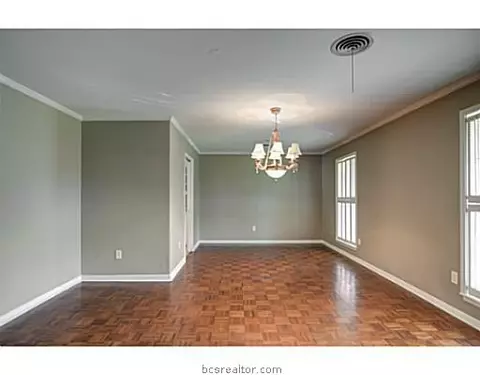 903 Jane Ln, Bryan, TX 77802 photo 5