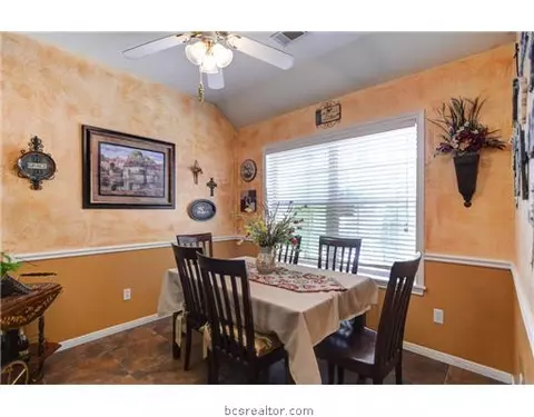 1702 Gray Stone Dr, Bryan, TX 77807 photo 9