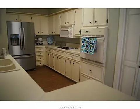 910 Bob White St, Bryan, TX 77802 photo 9