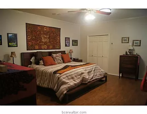 910 Bob White St, Bryan, TX 77802 photo 13