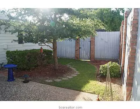 910 Bob White St, Bryan, TX 77802 photo 22