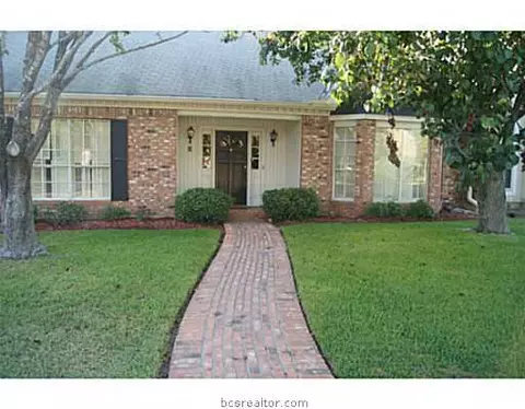 910 Bob White St, Bryan, TX 77802 photo 1