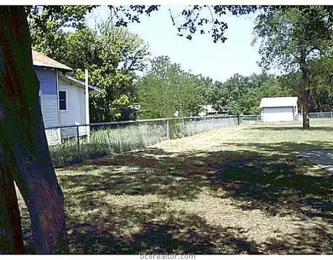 407 Madison Ave, Elgin, TX 78621 photo 6