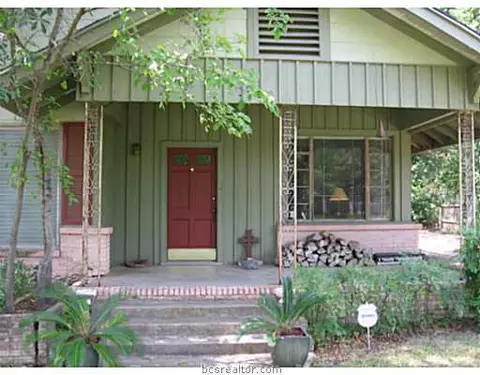 1606 Oakview St, Bryan, TX 77802 photo 2