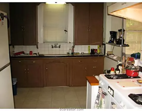 1606 Oakview St, Bryan, TX 77802 photo 8