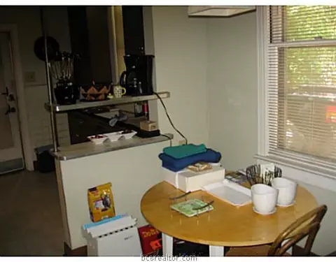 1606 Oakview St, Bryan, TX 77802 photo 6